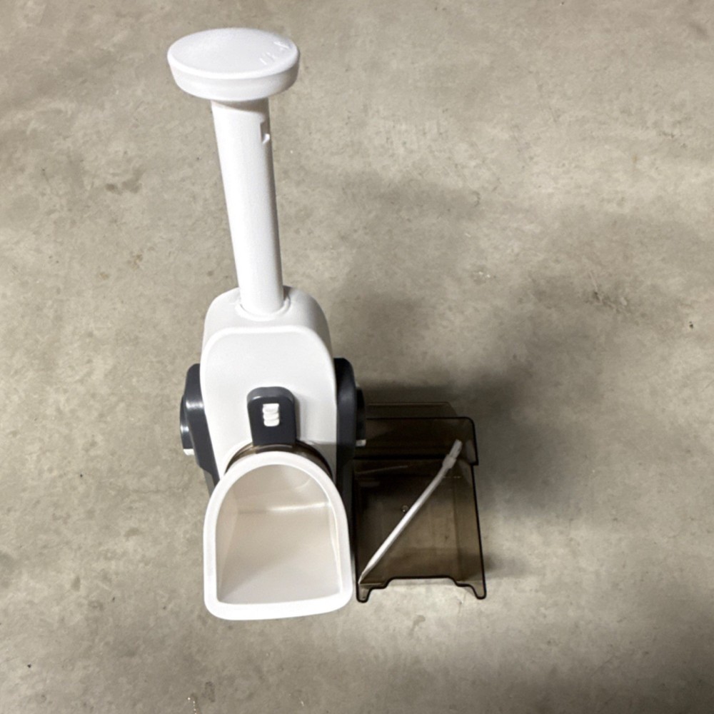 Dadh Push Function Manual Food Chopper White Black Plastic with Container