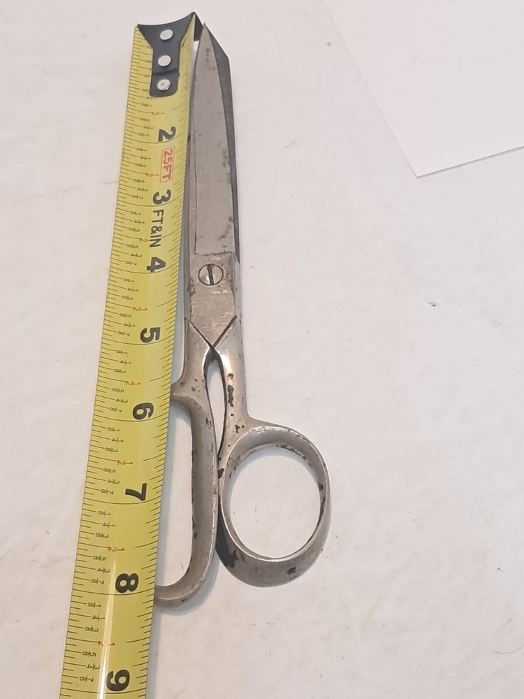 Collectible Vintage Unmarked Scissors (e)
