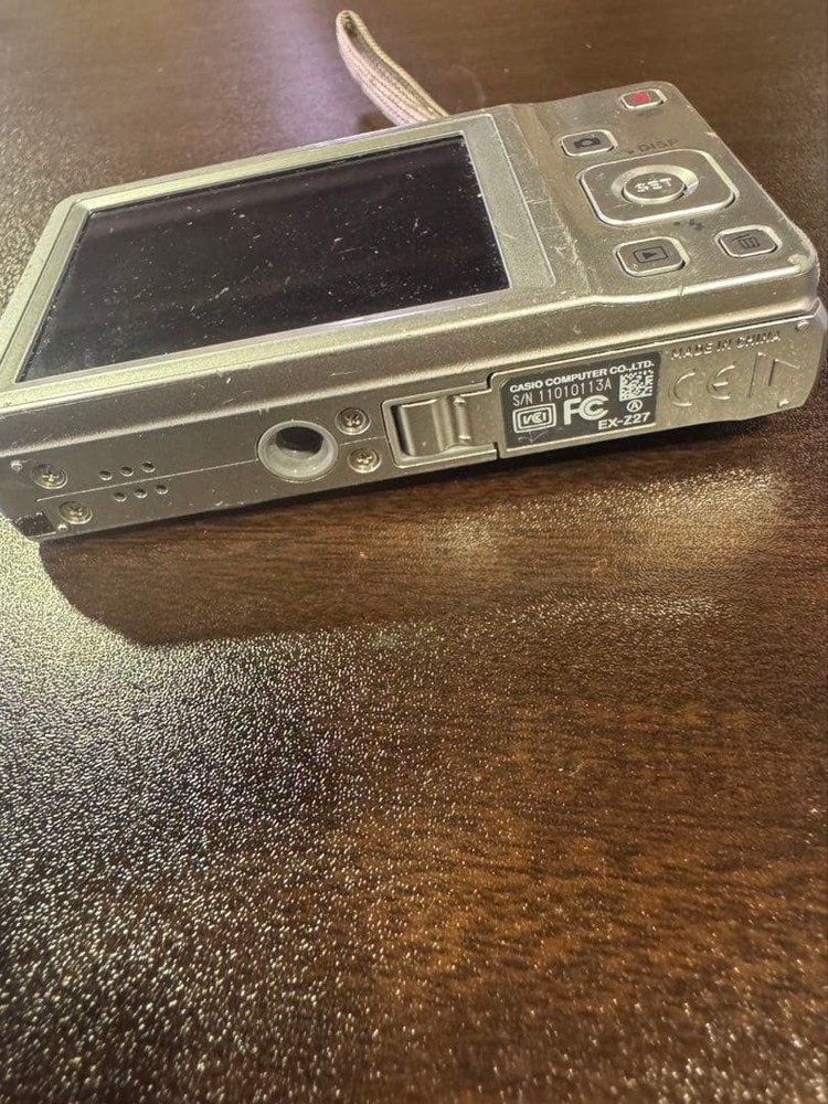 CASIO EXILIM EX-Z27 Digital Camera Silver Compact Model