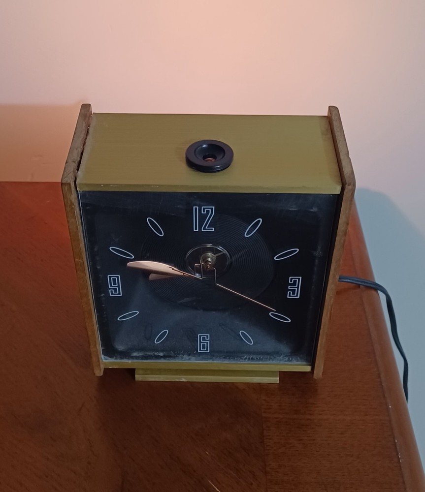 COOL Vintage MCM Electric Desk Clock w/Projected Ceiling Display, Running *READ*