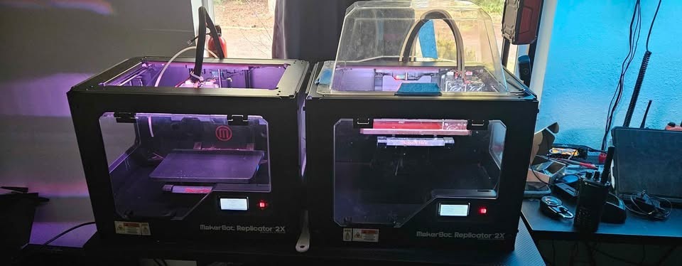 MAKERBOT REPLICATOR 2X EXPERIMENTAL 3D PRINTER W/POWER SUPPLY - READ DESCRIPTION