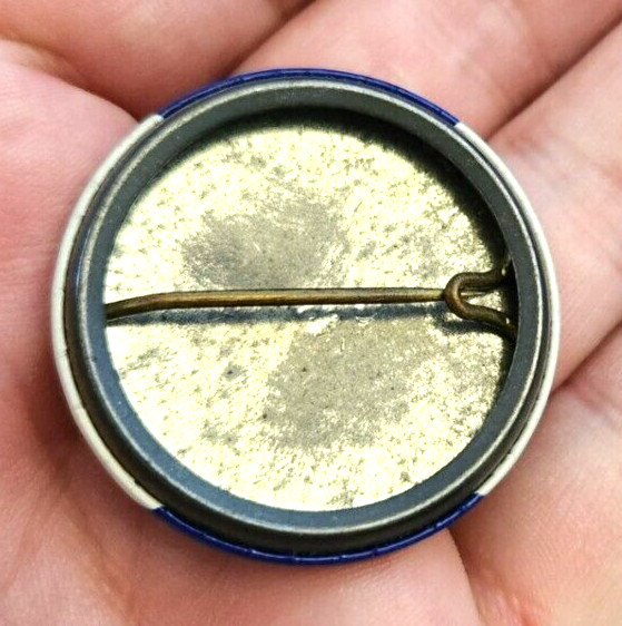 SESTRIC 1 1/2" Pinback
