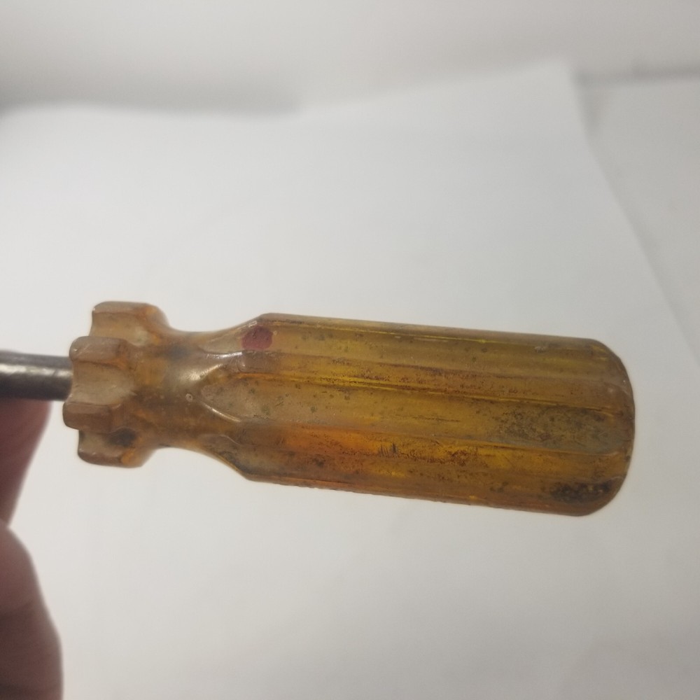 Vintage Fuller's No. 802 Yellow Handle Screwdriver