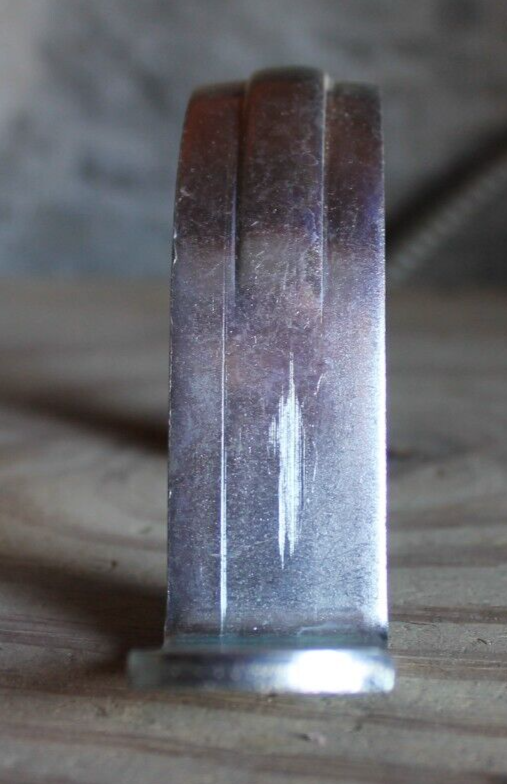 New Unbranded Ridged 3-1/2" 1-Hole Pipe Strap