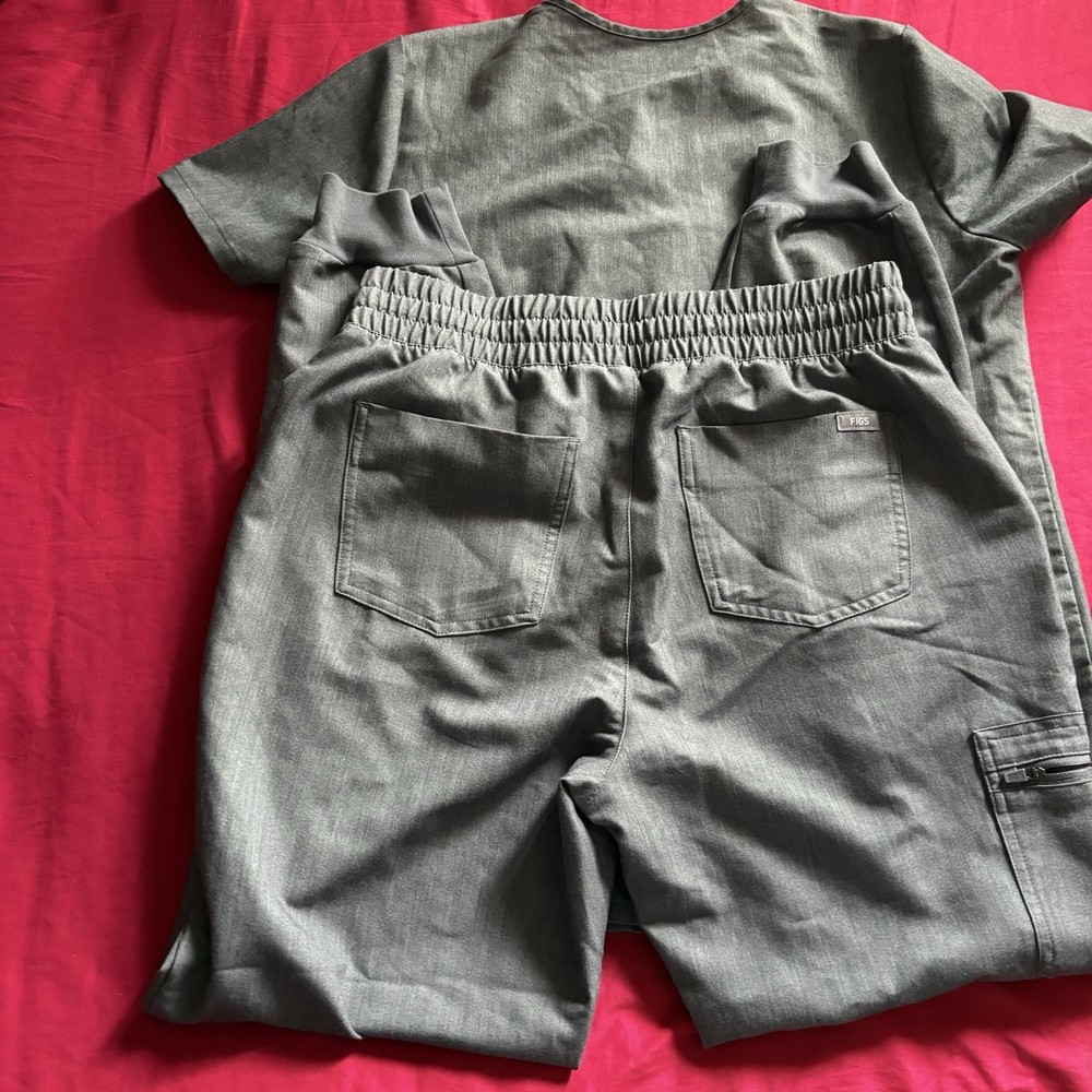 Women’s Figs Scrub Set. Technical Collection Heathered Gray Top M, Bottom M/T