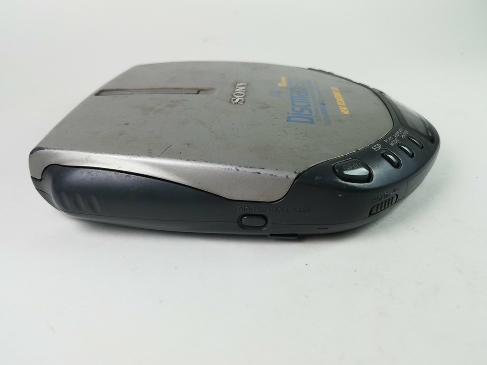Sony Discman D-E301 Portable Compact Disc Player CD D-E301 D-E301