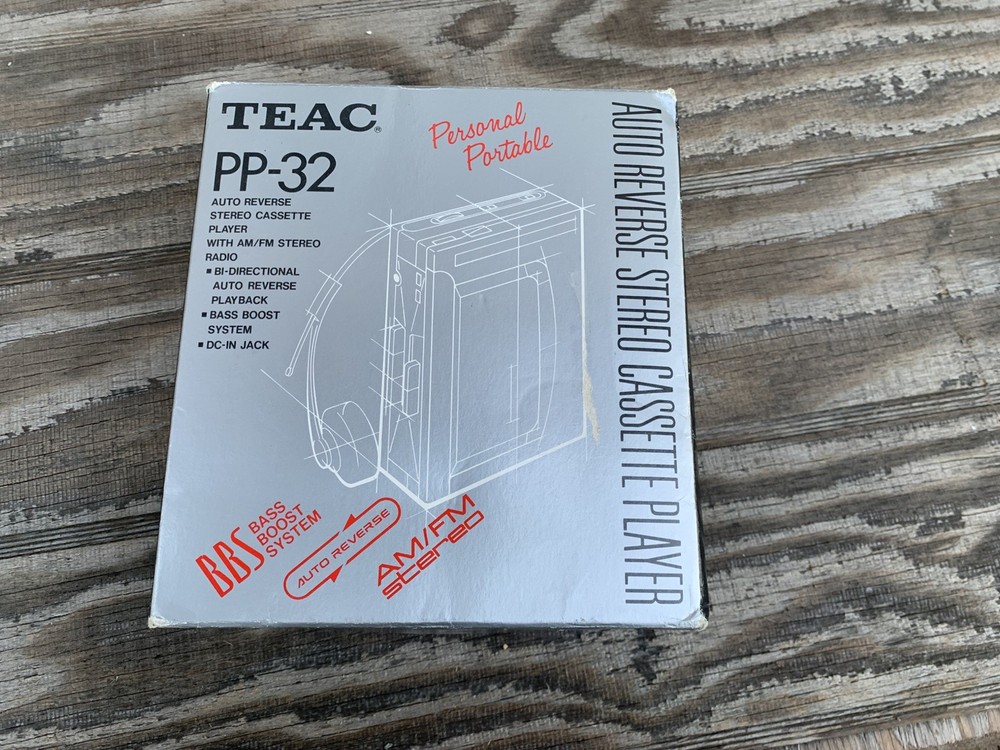Teac PP-32 Walkman Cassette Player Fully Working