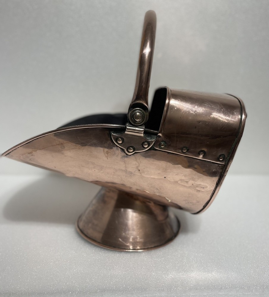 Coal  Scuttle Vintage Victorian  Copper Hammered Finish Swing Handle.