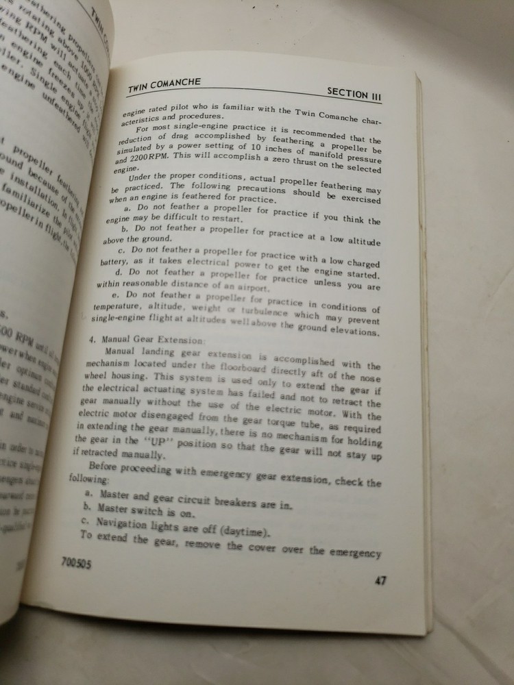 Piper Twin Comanche PA-30 owners handbook