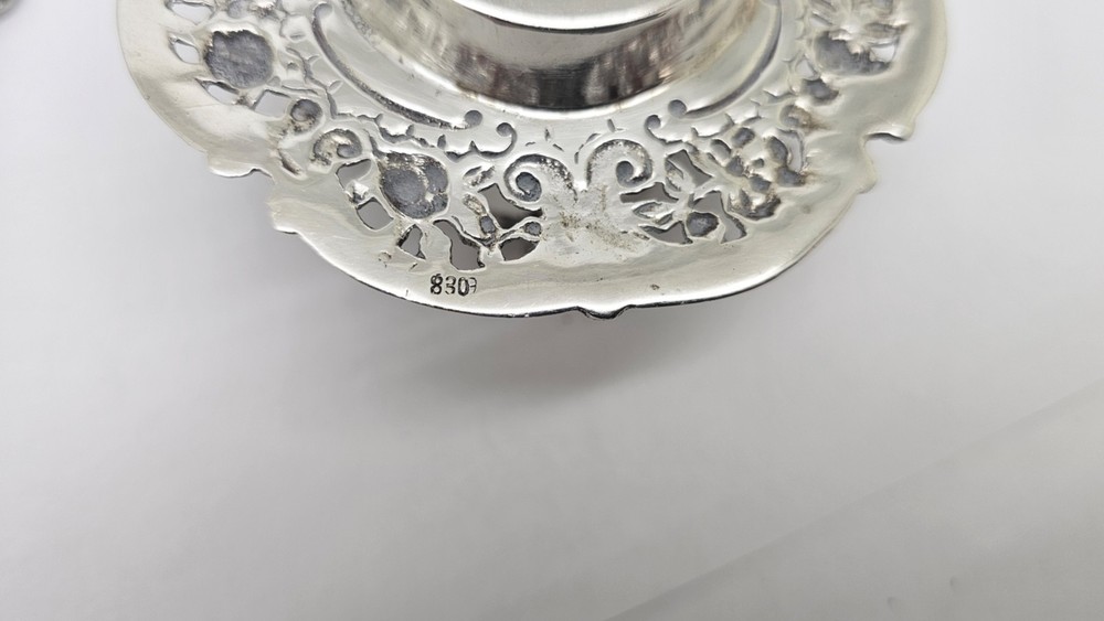 ORNATE CHERUB & FLOWERS 830 SOLID SILVER OTC TEA STRAINER W/DRIP STAND