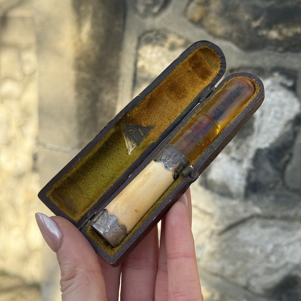 Antique Sterling Silver Amber Cheroot And Leather Case Chester