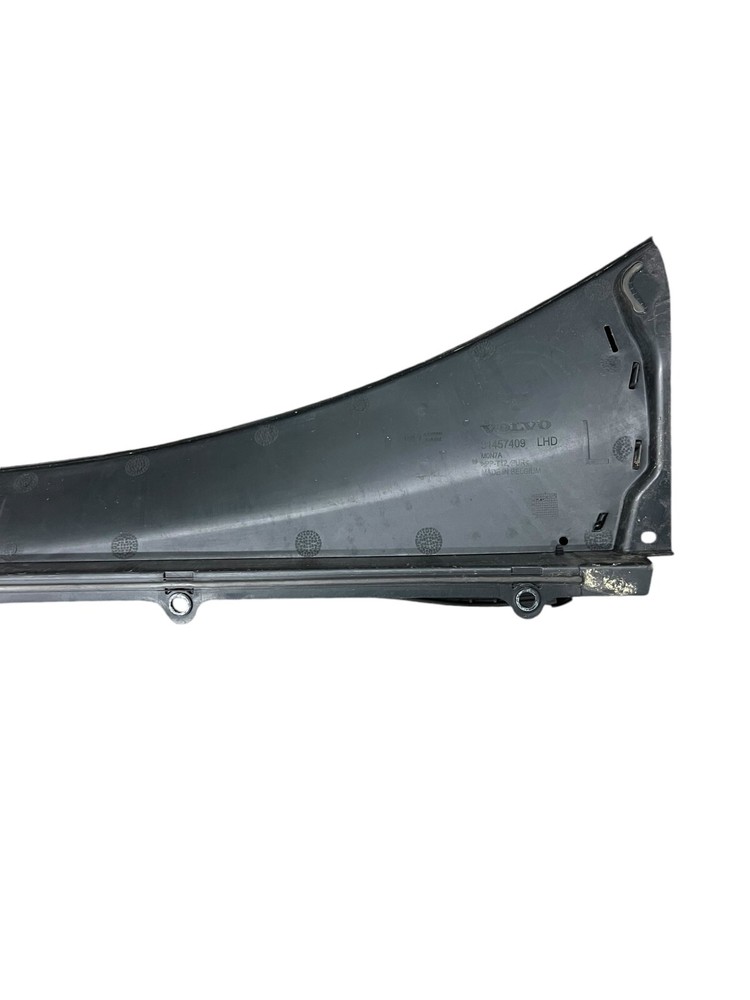 2019 - 2022 VOLVO XC40 FRONT COWL COVER VENT PANEL OEM