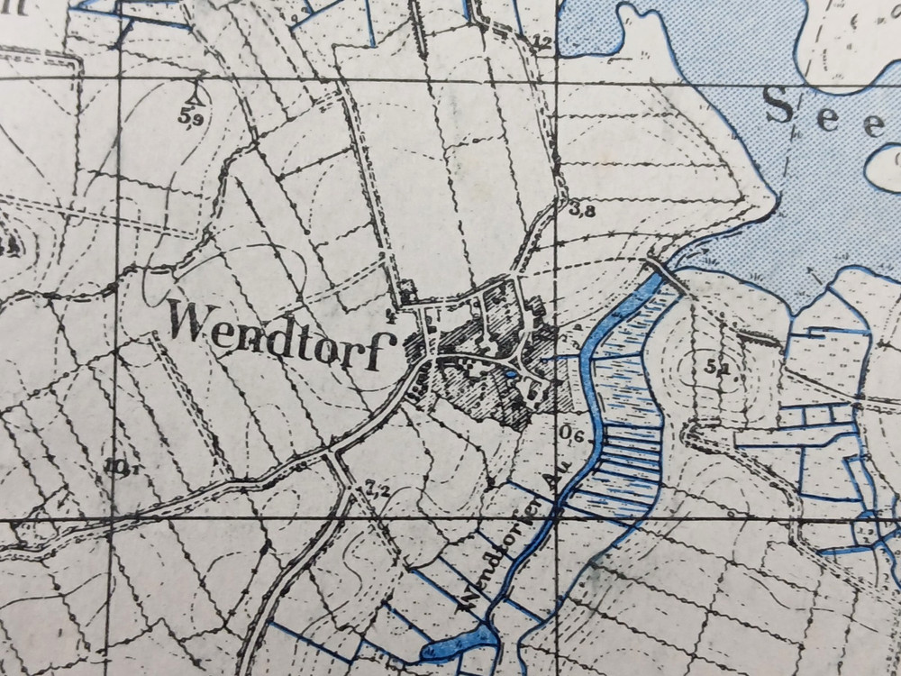 WW2 map of GERMANY entitled "BARSBEK" with BATTLE INTELLIGENCE NOTES (CAPTURED)