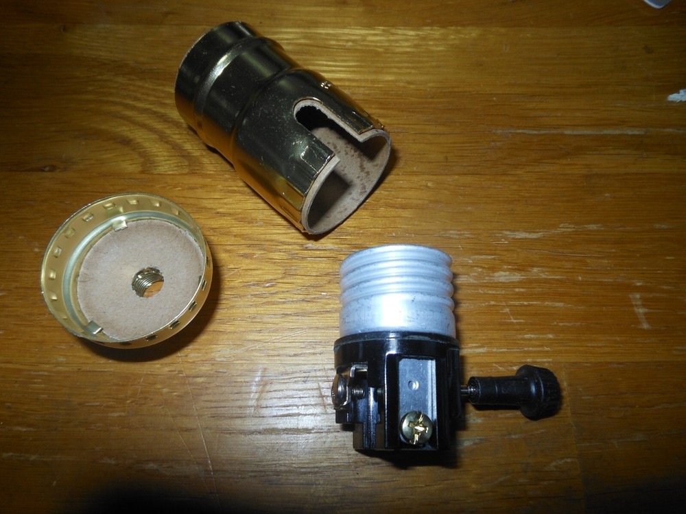 New 2 Circuit 3 Terminal Medium Base Lamp Socket With Brass Shell By ADL D56BB