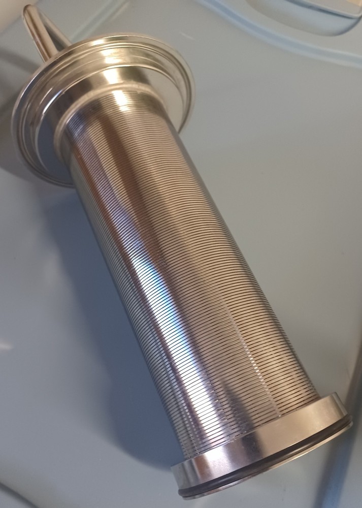 40 Mesh Wedge Wire Insert by Flowtech Inc.