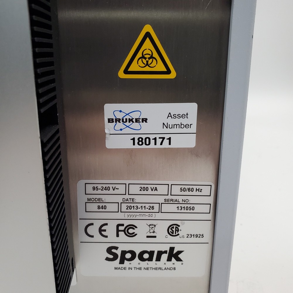 Bruker Holland Spark Autosampler Model 840 Powers On