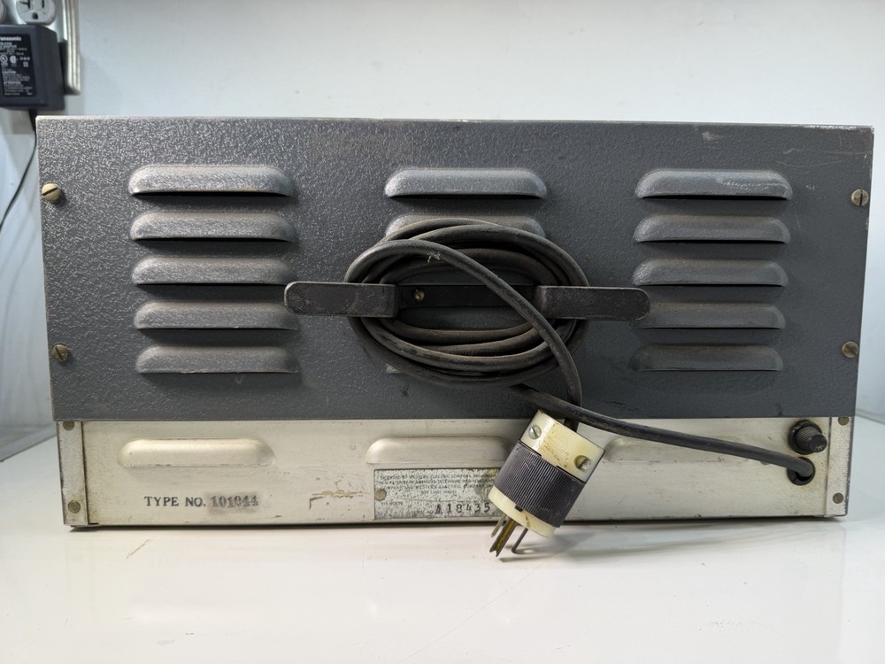 Vintage Hewlett Packard 202D Low Frequency Oscillator