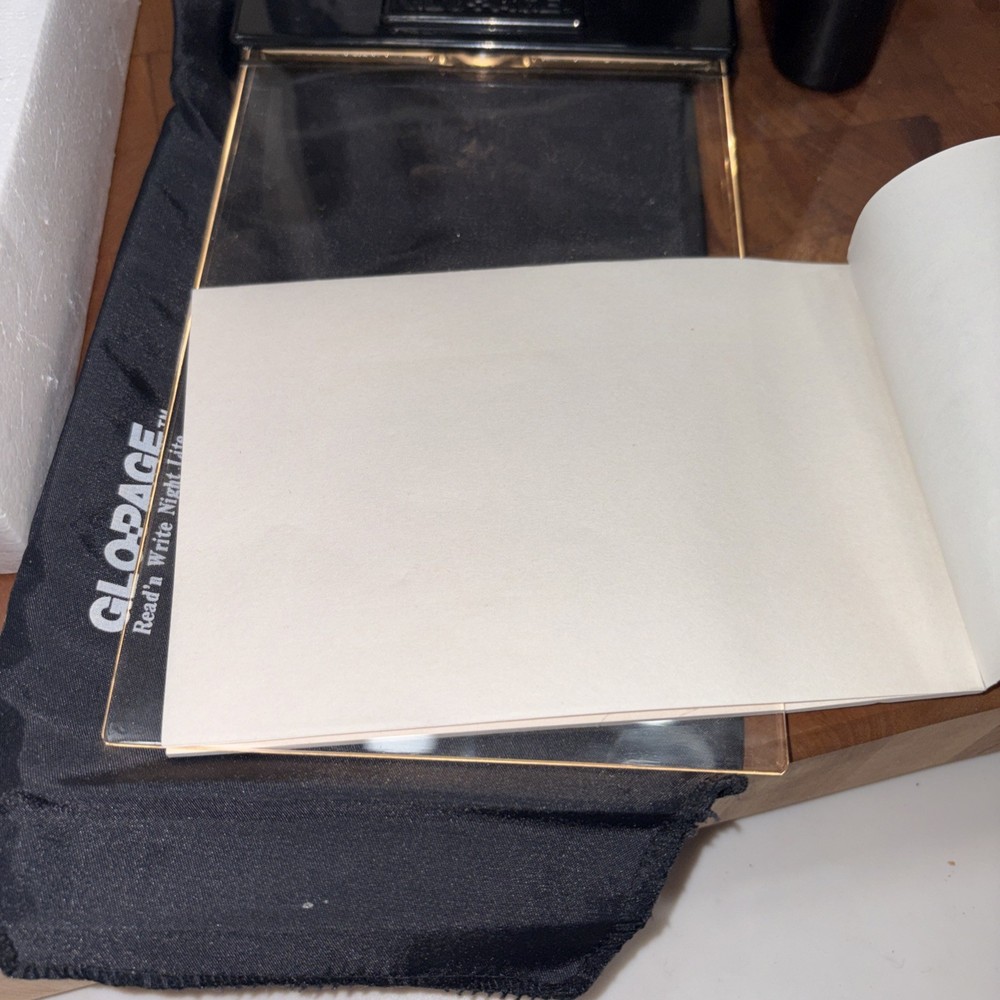 Glo Page Read Write Night Lite Model 20 Portable Book Light Panel Battery Pack
