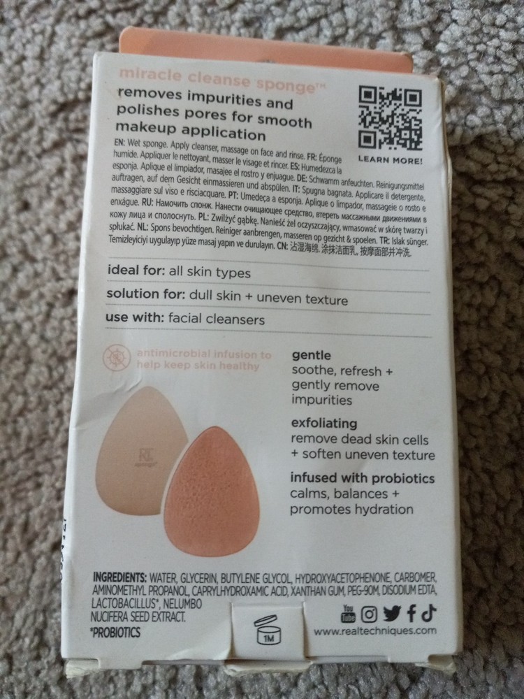 Real Techniques Miracle Cleanse Sponge+ with Probiotics Exfoliate