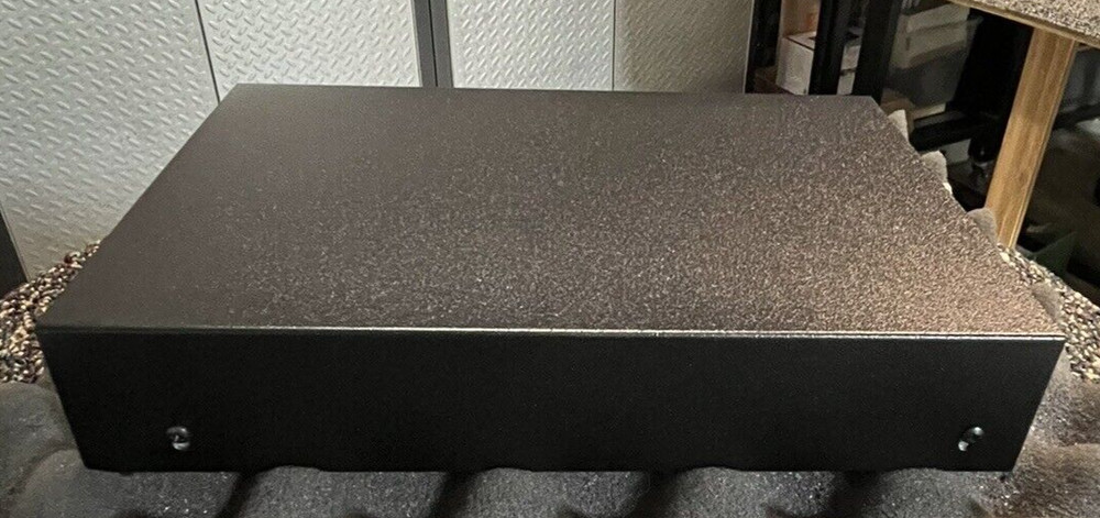 (1) PELCO EA2000 HALF-DUPLEX EQUALIZING AMPLIFIER. NOS/NIB.