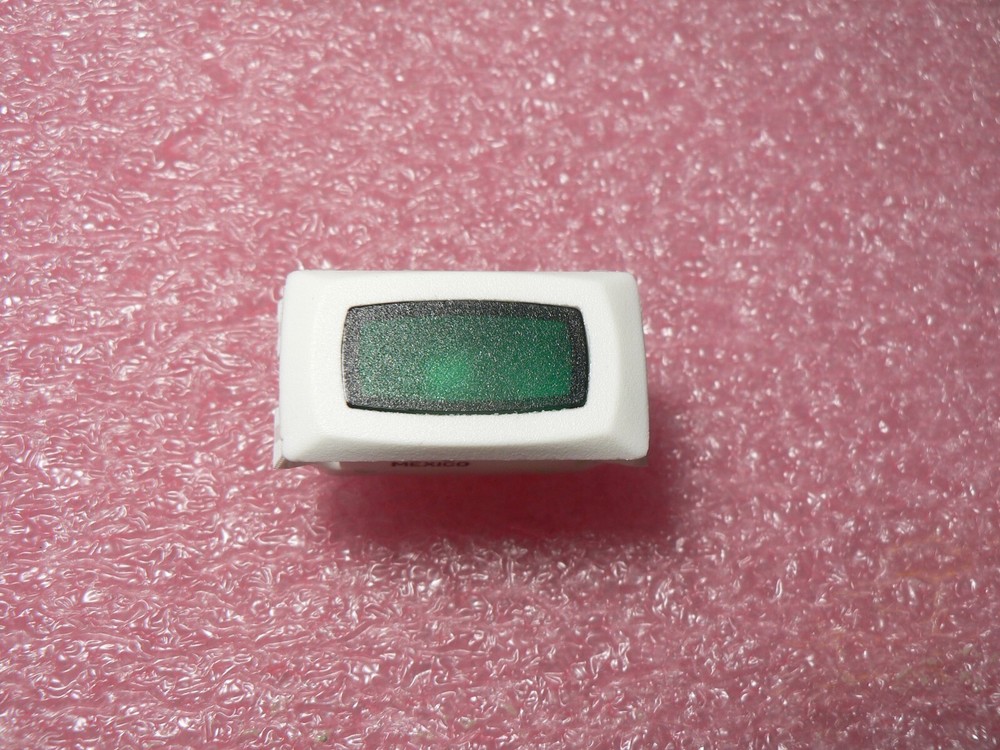 2 PCS NSI 79575LQ SNAP-IN GREEN LENS WHITE BEZEL RECTANGULAR INDICATOR LIGHT