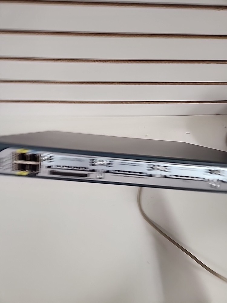 Cisco Systems 2801 Series Modem Service Router POWERS ON BH