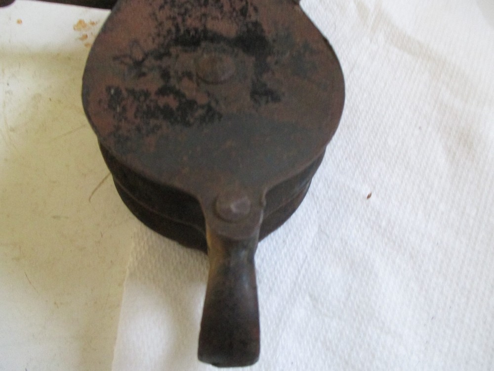 Vintage Star Double Pulley No. 2 with rope pull releases