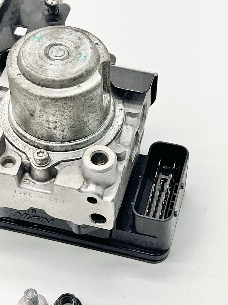 2005-2018 TRIUMPH SPRINT ST GT OEM ABS Brake Pump Modulator Module
