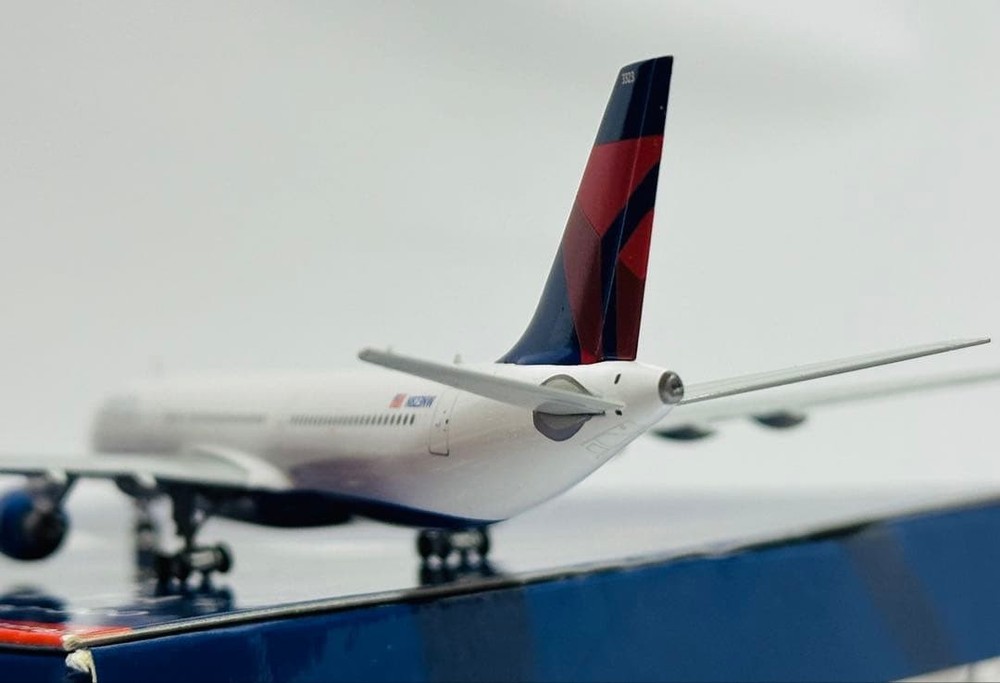 Gemini 1/400 A330-300 Delta Airlines