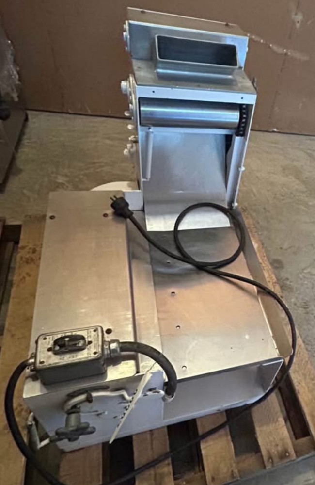 ACME Double Pass Dough Roller