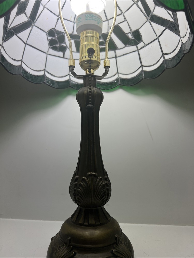 Jets table lamp tiffany style works great shape