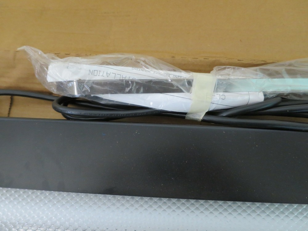 Universal Under Cabinet Task Lighting 26" x 7" x 1.75"