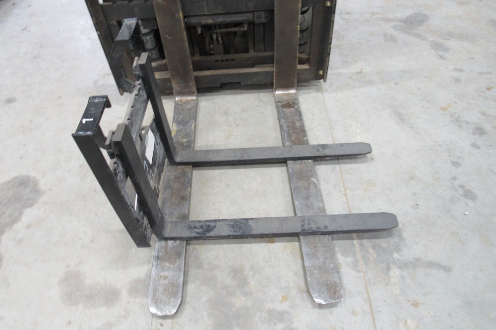 TORO DINGO 36" PALLET FORKS