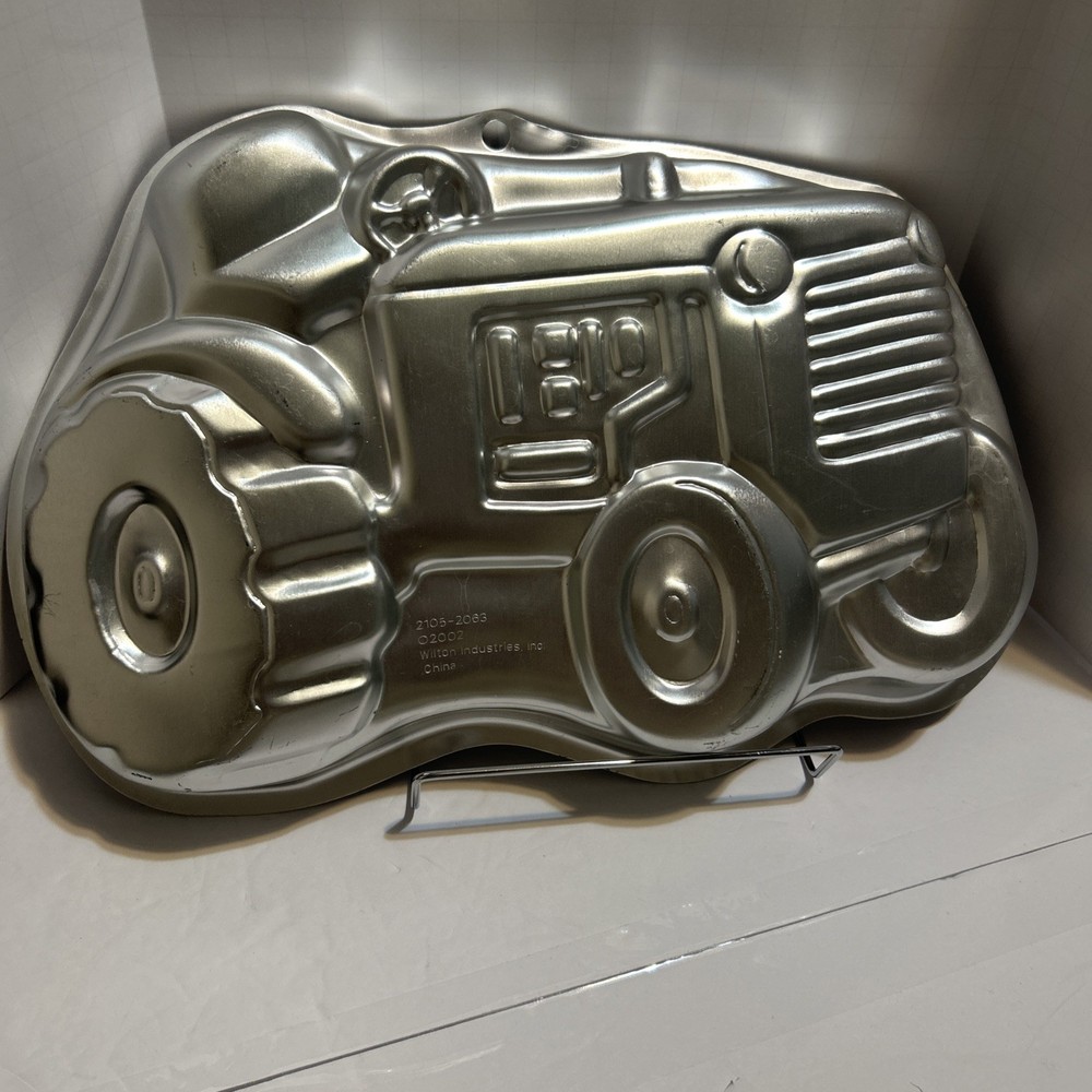 Wilton Tractor Cake pan, Excellent condition