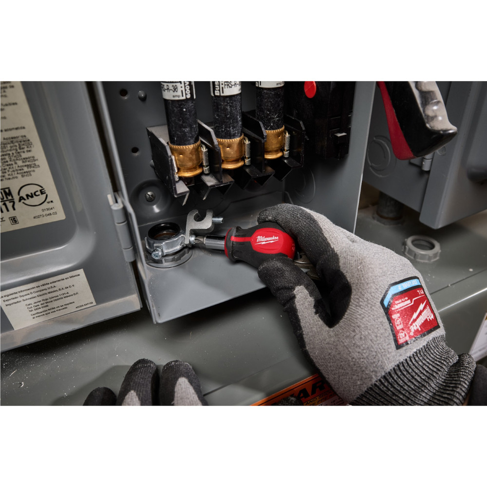 Milwaukee Tool 6-IN-1 Stubby Multi-Bit Screwdriver