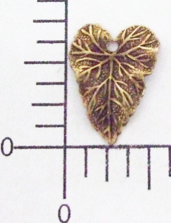 32723        6 Pc. Brass Oxidized Small Leaf Jewelry Finding Charm