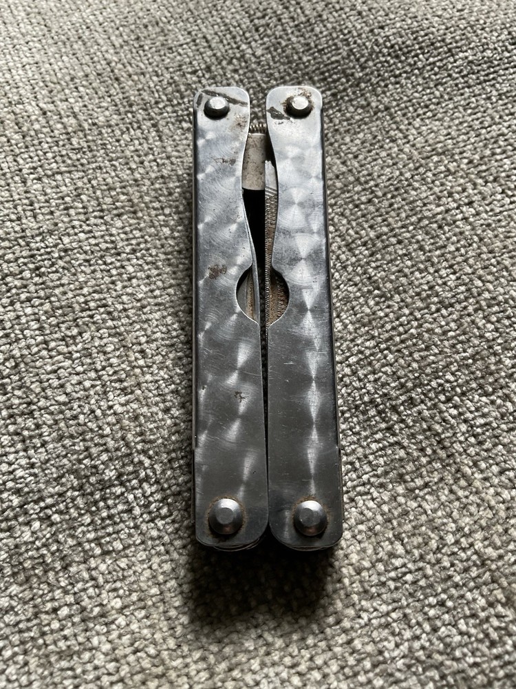 Multi-tool Unbranded Vtg See Pics With Black Leather Case