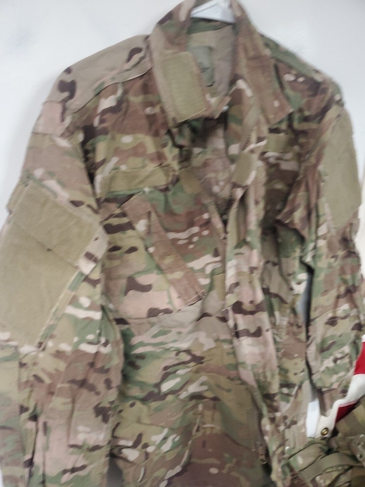 Small Regular US ARMY ISSUE  MULTICAM  -  FLAME RESISTANT New No Tags jacket top