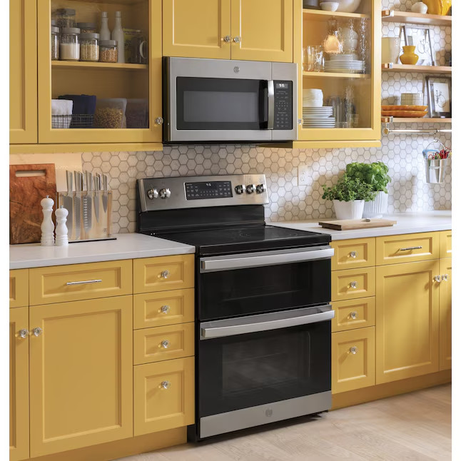 [US WAREHOUSE] GE 1.7-cu ft Over-the-Range Microwave with Sensor Cooking