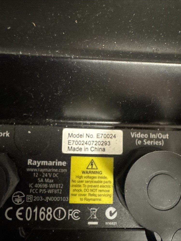 Raymarine E127 Hybridtouch Muntifunction Display (GPS) - E70024