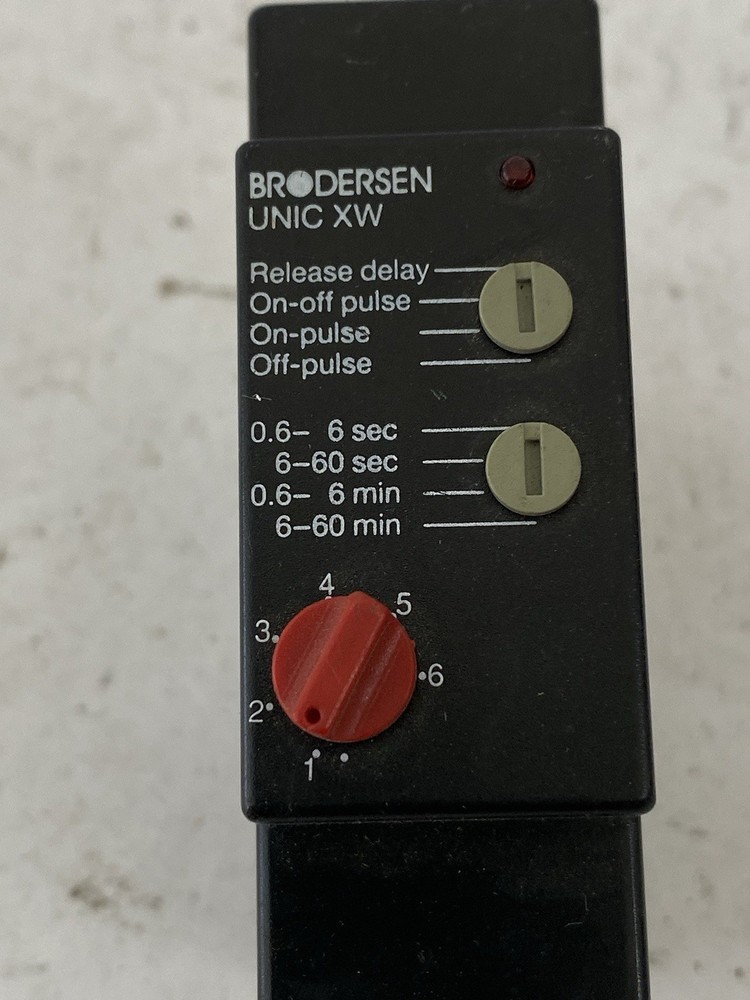 BRODERSEN UNIC XW CONTROL SYSTEM RELAY