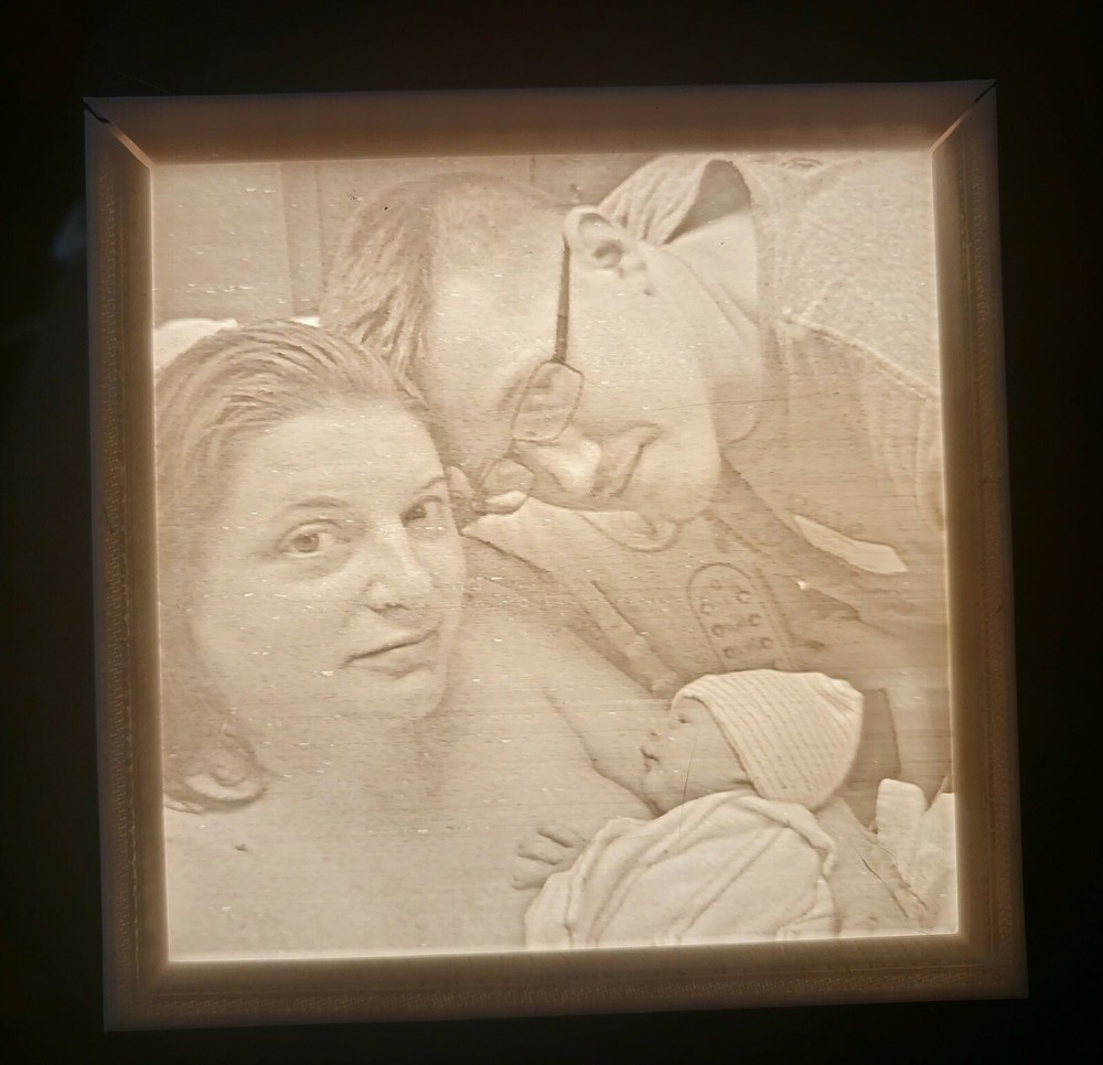 3D Printed Custom 4 Inch Lithophane Box With Light/Socket