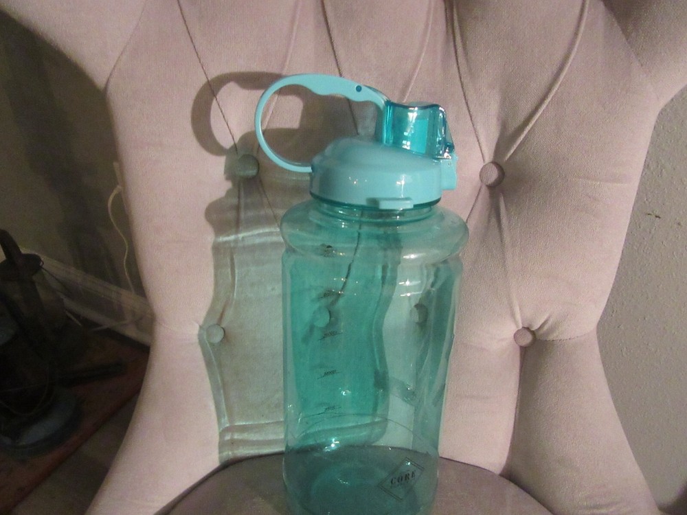 Super Clean  Core Hydration Bottle 3000 ml  Nice Shape! Water Bottle