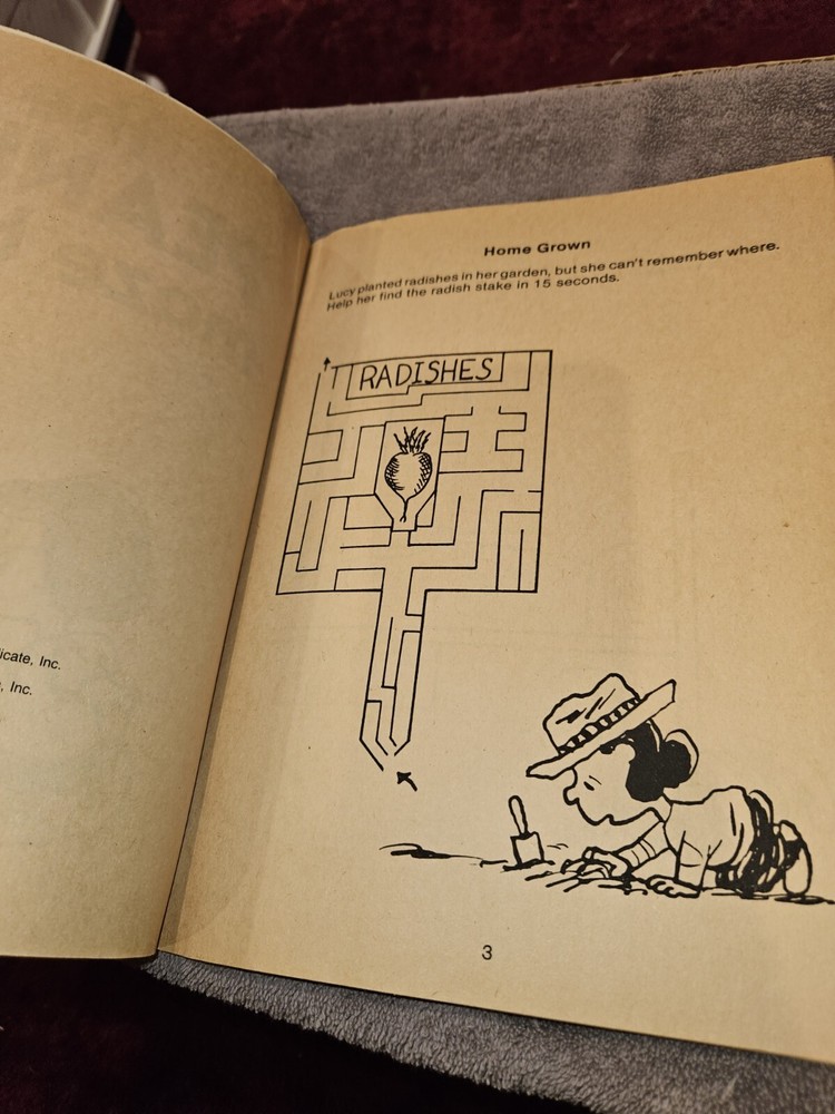 BRAND NEW PEANUTS MAZE BOOK 1980