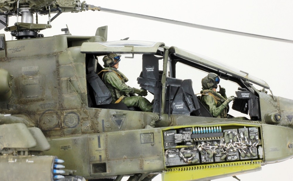ProBuilt 1:35 AH-64D Apache Longbow Helicopter /w 2 Pilots (PreOrder)