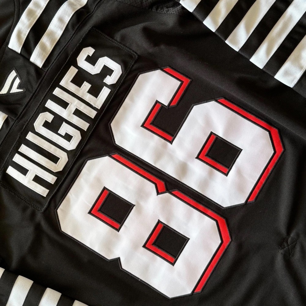 Jack Hughes @86 New Jersey Devils Black NWT