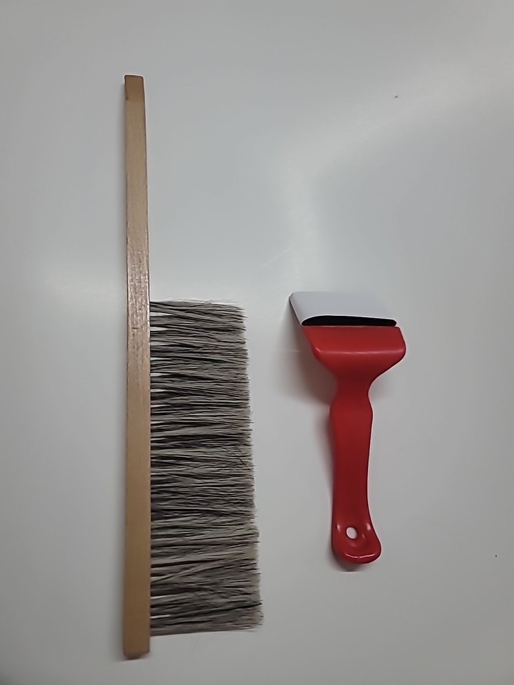 Bee Keeping Honey Uncapping Fork w/ Bee Hive Brush
