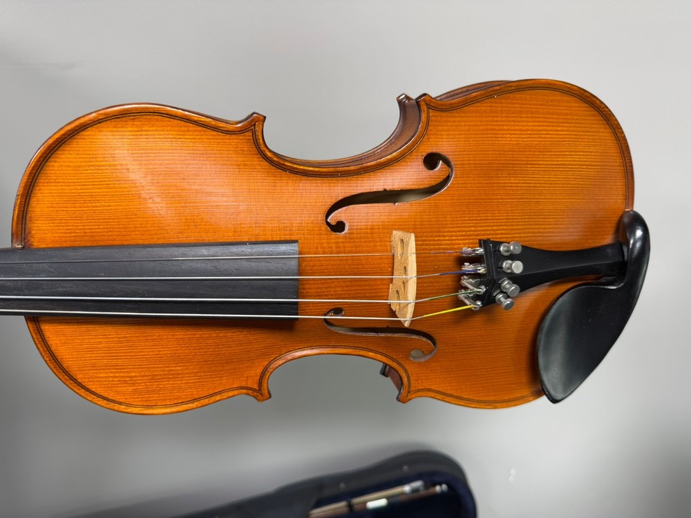 Mathias Thoma Model 100 4/4 Violin Outfit with Case and Bow