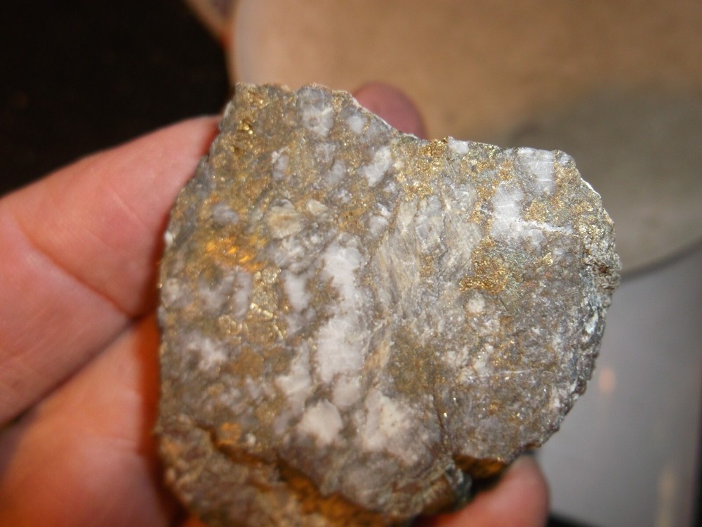 gold silver copper ore, 94 grams samples ,ore high grade .this is not