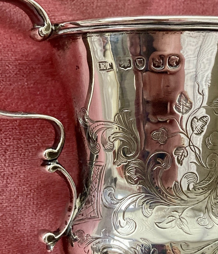 Antique Solid Silver Christening cup with Birds & Scroll engravings 126.2g